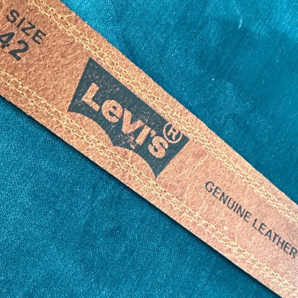 Levis Brown Leather Belt Mens 42 Brass Buckle Casual Jean Accessory‎ 11L V02G